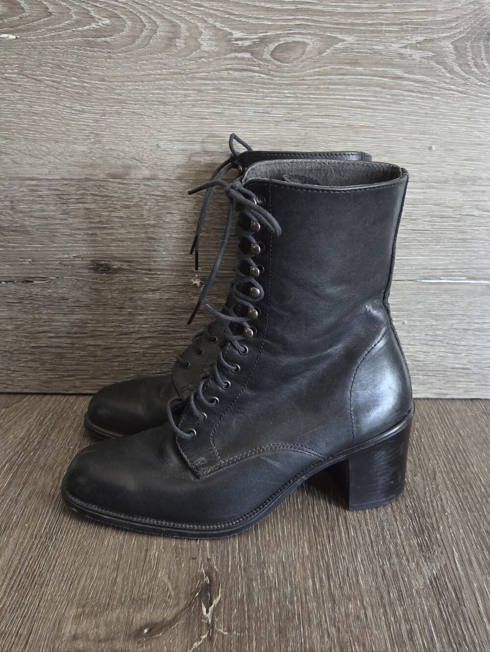 Vintage 90s White Mountain Lace-Up Leather Boots in Black Size 6